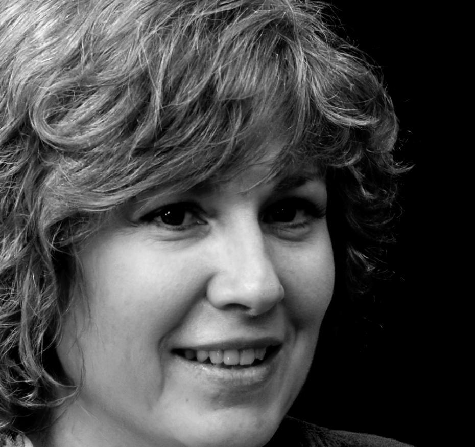 Professional headshot of female financial instructor